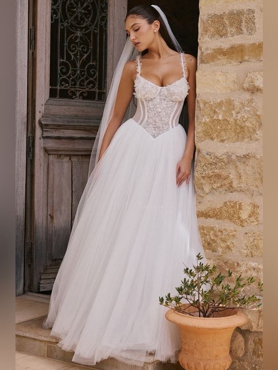 House of CB Dresses & Skirts - HOUSE OF CB 'Nathalie' White Floral Lace Tulle Bridal Gown NWOT
